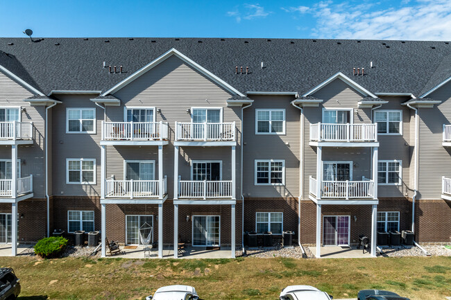 Fountain View Apartments in Ames, IA - Building Photo - Building Photo