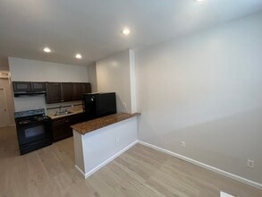 338 N 63rd st, Unit 1 in Philadelphia, PA - Foto de edificio - Building Photo