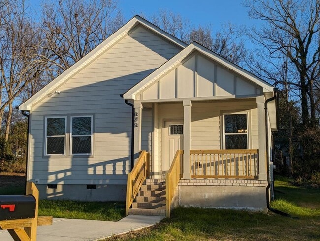 property at 625 S Caldwell St