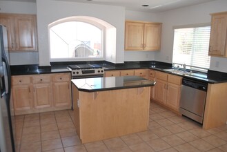 10956 Royal Highlands St in Las Vegas, NV - Building Photo - Building Photo