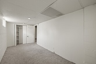 2501 S Wayne St in Bellevue, NE - Building Photo - Building Photo