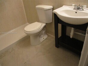 1949 Taylor St in Hollywood, FL - Building Photo - Building Photo