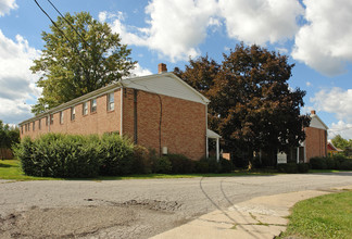 Wedgewood Townhomes in Warren, OH - Building Photo - Building Photo