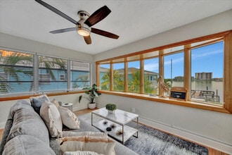 483 E Shore Dr in Clearwater, FL - Building Photo - Building Photo