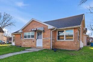 3410 Calwagner St in Franklin Park, IL - Building Photo