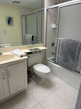 26171 Hickory Blvd in Bonita Springs, FL - Foto de edificio - Building Photo
