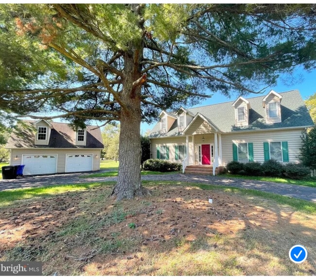 property at 7765 Sutton Ct