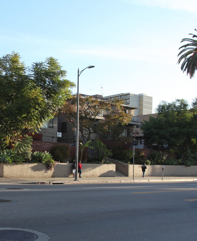 2323 W 6th St in Los Angeles, CA - Building Photo - Building Photo