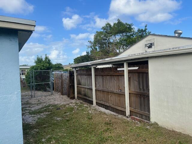 1214 Highview Rd in Lantana, FL - Building Photo - Building Photo