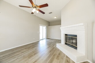 605 Staffordshire Dr E in Jacksonville, FL - Building Photo - Building Photo
