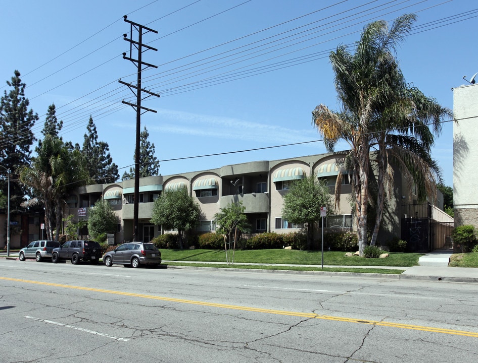 Haskell Apartments in Van Nuys, CA - Foto de edificio