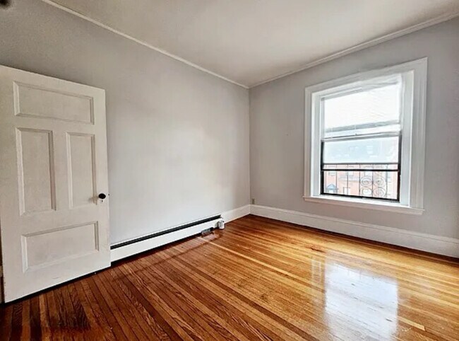 521 Beacon St, Unit 8