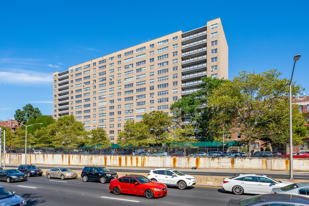 Caton Towers in Brooklyn, NY - Foto de edificio