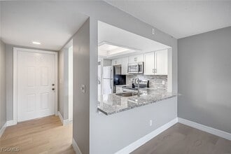 15206 Parkside Dr in Ft. Myers, FL - Building Photo - Building Photo