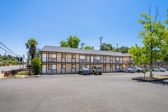 The Peaks in Redding, CA - Building Photo - Building Photo