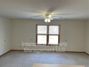 135 Liberty Ln in Sycamore, IL - Building Photo - Building Photo