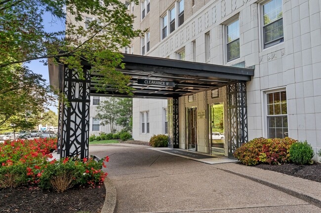 The Royal York Apartments in Pittsburgh, PA - Building Photo - Building Photo