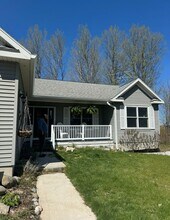 3220 S Lake Shore Dr in Lake Leelanau, MI - Building Photo - Building Photo