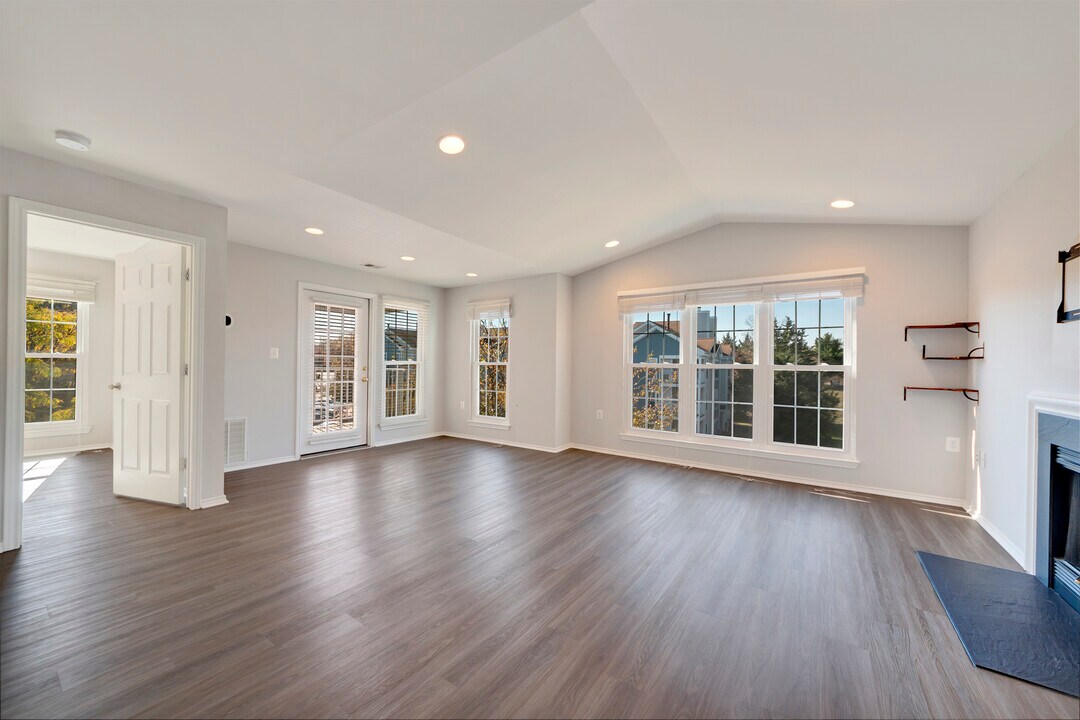 21029 Timber Ridge Ter in Ashburn, VA - Building Photo