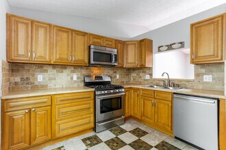 892 Robmeyer Dr in Columbus, OH - Building Photo - Building Photo