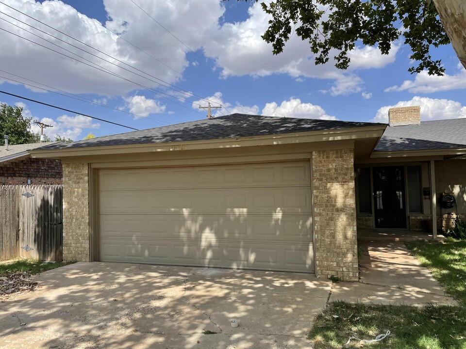 7001 Geneva Ave in Lubbock, TX - Building Photo