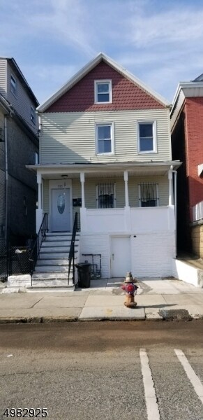 130 Magnolia Ave in Elizabeth, NJ - Building Photo - Building Photo