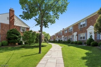 68 New England Ave in Summit, NJ - Building Photo - Building Photo