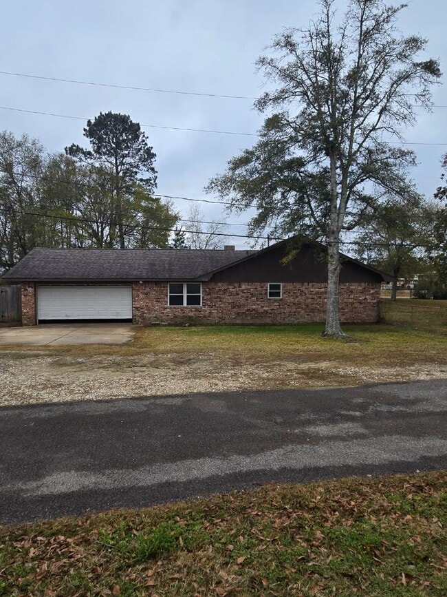 7210 Headlee Rd in Lumberton, TX - Building Photo - Building Photo