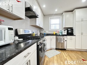 8 Glenmont Rd, Unit 2 in Boston, MA - Building Photo - Building Photo