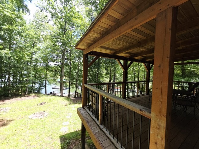 375 E River Bend Dr in Eatonton, GA - Building Photo - Building Photo