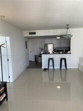 1250 S Miami Ave, Unit 1309 in Miami, FL - Building Photo - Building Photo
