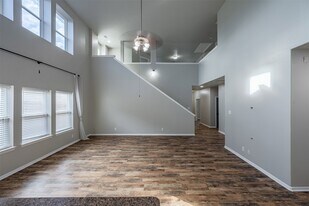 18318 Canary Bluff Ln in Cypress, TX - Building Photo