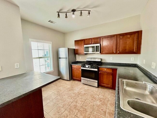 1042 Prestwyck Ct in Alpharetta, GA - Building Photo - Building Photo