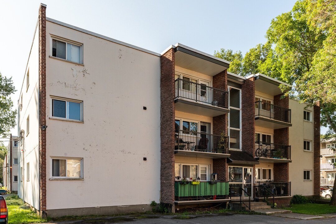 2790 Bergemont Av in Québec, QC - Building Photo