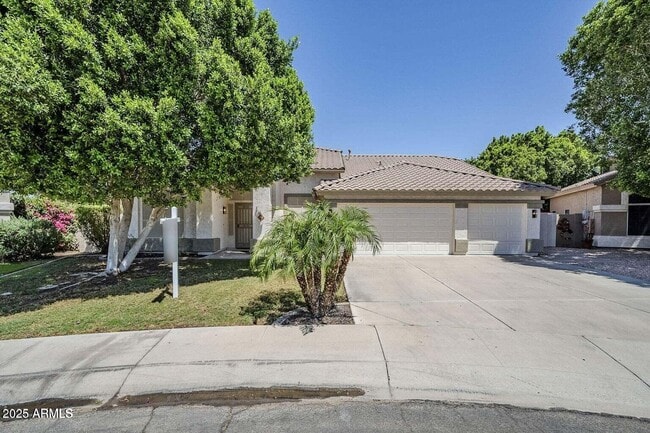 property at 1001 N Quail Ln