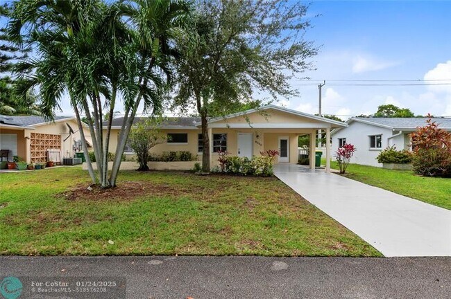 6500 NW 57th Ct in Tamarac, FL - Foto de edificio - Building Photo