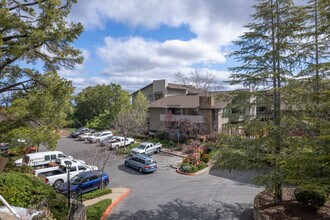 26 Mansion Ct in Menlo Park, CA - Foto de edificio - Building Photo