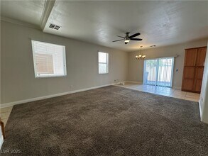5676 Rainbow Creek Ct in Las Vegas, NV - Building Photo - Building Photo