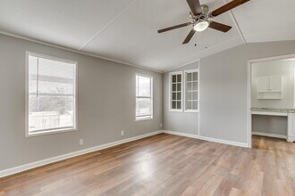 257 Jeremy Ln in Weatherford, TX - Foto de edificio - Building Photo