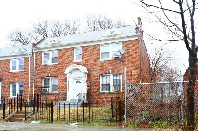 1278 Simms Pl NE in Washington, DC - Building Photo - Building Photo