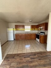 1201 Lake Dr in Lebanon, MO - Building Photo - Building Photo