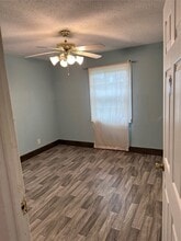 205 Burke Rd in Pasadena, TX - Building Photo - Building Photo