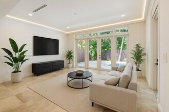 3665 Justison Rd in Miami, FL - Building Photo - Building Photo