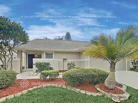 1222 Tuxford Dr in Brandon, FL - Building Photo