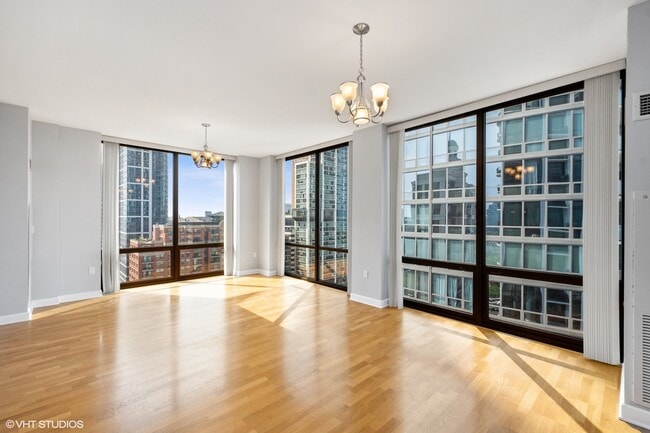 233 E 13th St in Chicago, IL - Building Photo - Building Photo