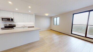 614 Lake in St Catharines, ON - Building Photo - Building Photo