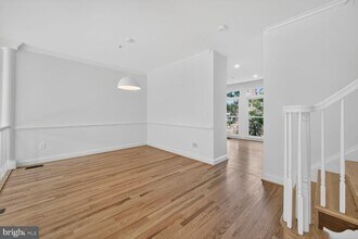 1533 N Colonial Ct in Arlington, VA - Building Photo - Building Photo