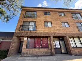 7427 N Western Ave in Chicago, IL - Building Photo