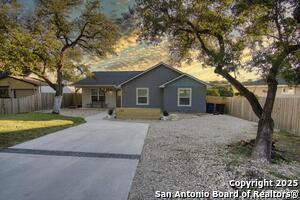 222 Lighthouse in Canyon Lake, TX - Building Photo