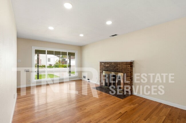 5000 Reid Way in Sacramento, CA - Building Photo - Building Photo